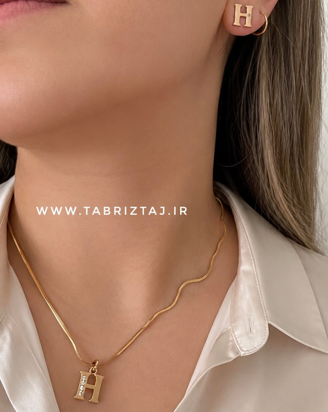 نیم ست حروف مدل H از برند ژوپینگ -روکش طلا و ضدحساسیت (بدون زنجیر)