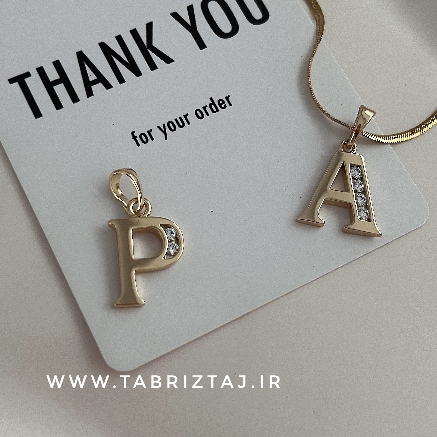 تک پلاک حروف لاتین حرف P و A ژوپینگ | پلاک A و P نگین‌دار(بدون زنجیر)